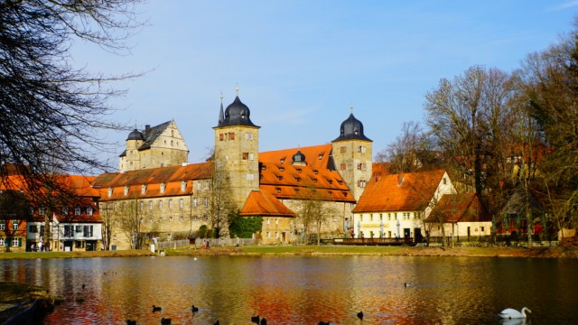 Hochschule: Schloss Thurnau gilt als eine der größten und bedeutendsten Anlagen in Nordbayern. Als Grund dafür gilt die Furcht vor Angriffen von den Bayreuther Markgrafen und den Fürstbischöfen aus Bamberg.