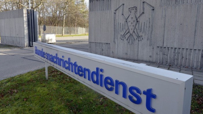 Landgericht München: Nur die bekannteste Geheimdienstadresse außerhalb Münchens: der Sitz des Bundesnachrichtendienstes in Pullach.
