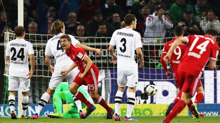 Borussia Moenchengladbach v Bayern Muenchen - Bundesliga