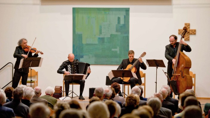 Zorneding: Vier Musiker, zwei mal vier Tangostücke und ein Vier-Achteltakt: Das Zornedinger Publikum erlebt mit dem Jourist Quartett einen großen Abend.