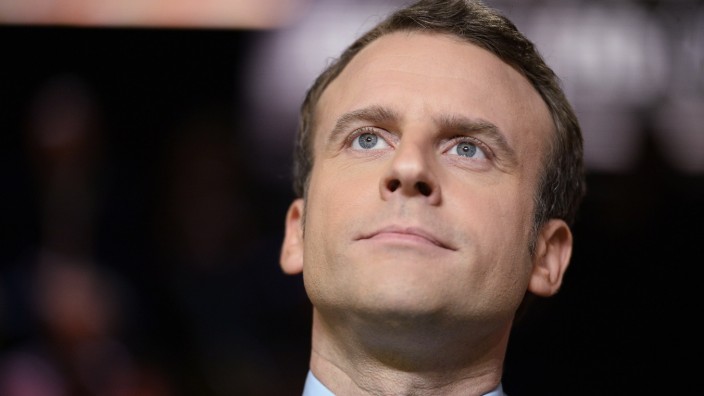 Wahl in Frankreich: Präsidentschaftskandidat Emmanuel Macron blieb bei der Debatte im Fernsehen merkwürdig blass.