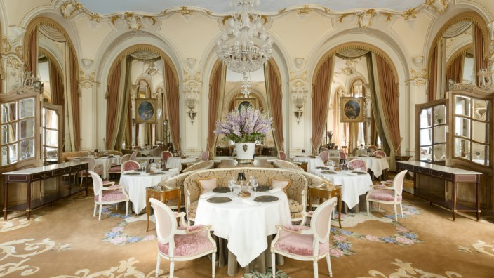 Hotel Ritz in Paris: Das hoteleigene Restaurant La Table de l'Espadon: Grandeur und zwei Michelin-Sterne.
