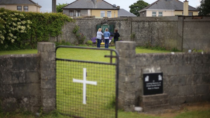 Kinderleichen in ehemaligem Mutter-Kind-Heim in Irland gefunden