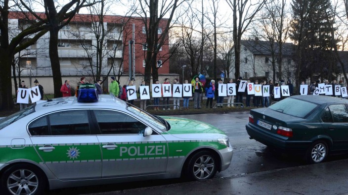Sorge um öffentliche Sicherheit: Die Versammlung der AfD kürzlich im Augustenfelder Hof war von Protesten Dachauer Bürger und des Runden Tischs gegen Rassismus begleitet.