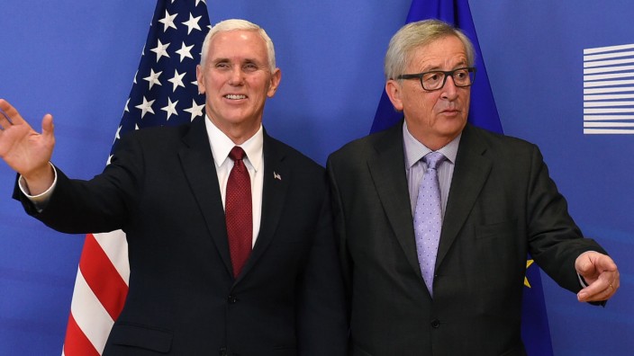 EU-Kommissionspräsident: US-Vizepräsident Pence (links) und EU-Kommissionspräsident Juncker bei einem Treffen im Februar in Brüssel.