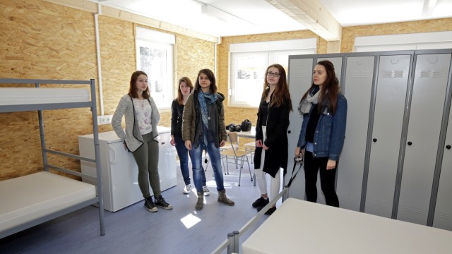 Neue Asylunterkunft in Geretsried: Die neuen Räume der Asyl-Unterkunft konnten erstmals besichtigt werden.