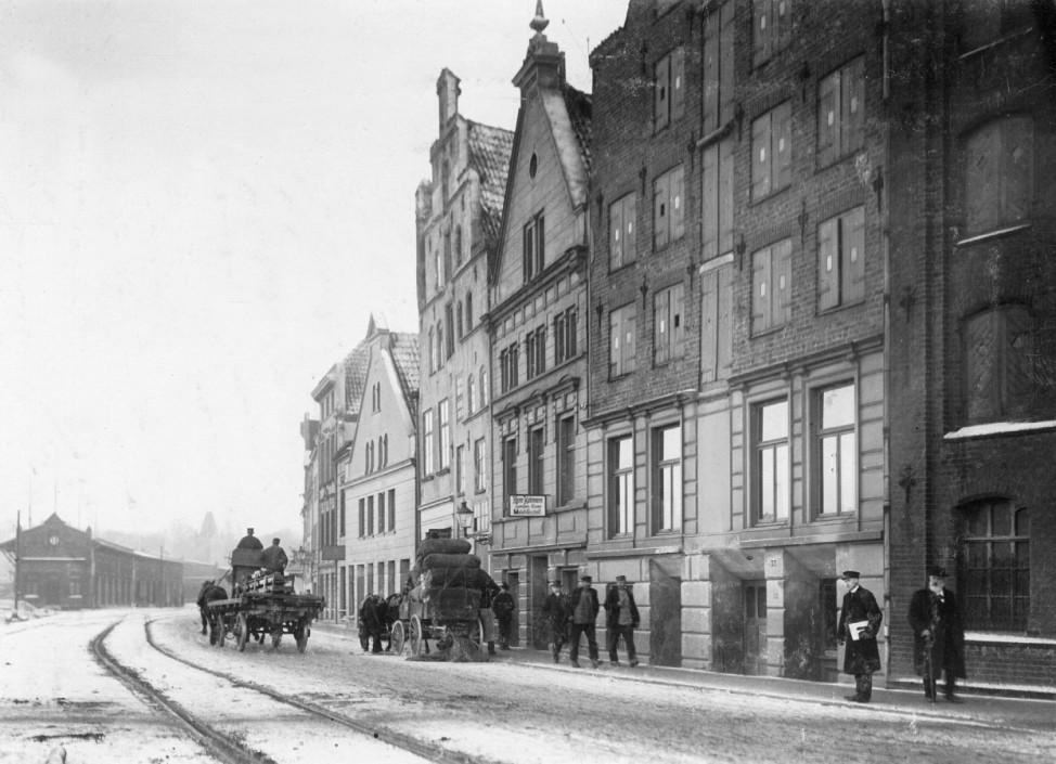 Häuser an der Trave in Lübeck, 1912