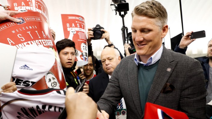 Schweinsteiger 'available' for Saturday, Chicago coach says
