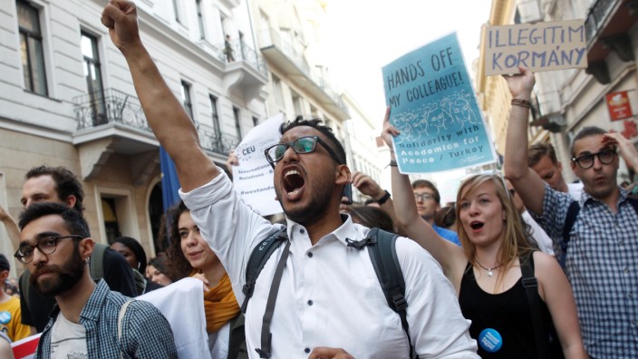 Students shout slogans during a demonstration against Prime Minister Viktor Orban's efforts to force a George Soros-founded university out of the country in Budapest