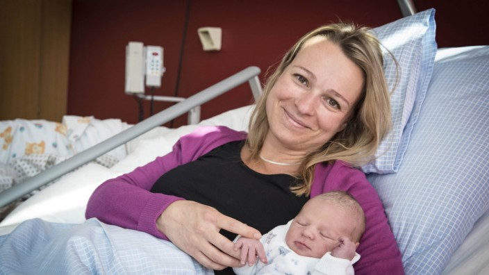 Kliniken: Glückliche Mutter: Stefanie Zambelli hat in der Starnberger Klinik ihr Kind bekommen.