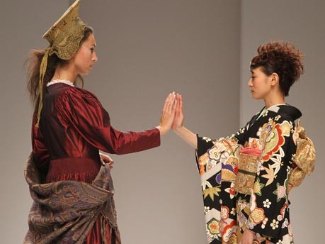 Dirndl meets Kimono;Getty