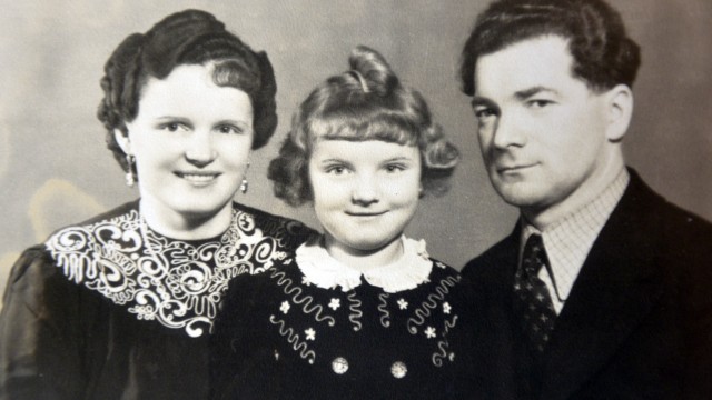 Neubiberg: Bobby Kreuzer mit ihren Eltern.