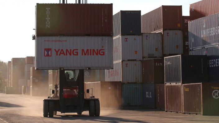 SZ-Serie "Ist die Globalisierung am Ende?" (3): Container Depot München (CDM) am 28.8.2014.