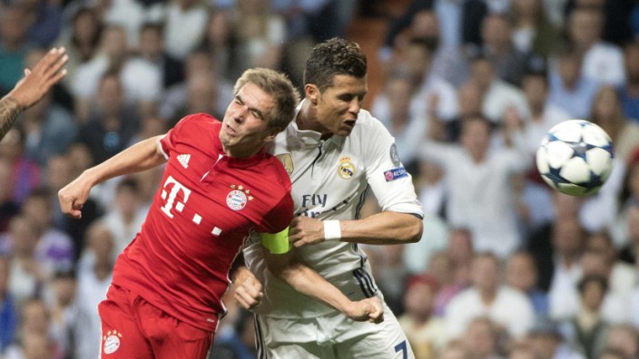 Halbfinale der Champions League: Beim jüngsten Duell von Madrid und München gelangen Cristiano Ronaldo (re.) drei Tore - hier im ungleichen Zweikampf mit Philipp Lahm.