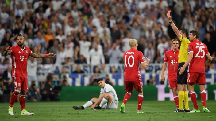 Bayern München gegen Real Madrid: Bayern-Spieler Arturo Vidal sieht im Viertelfinale der Champions League 2017 die rote Karte.