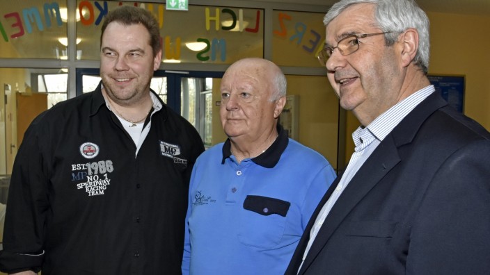 Fürstenfeldbruck: Für ihr langjähriges ehrenamtliches Engagement ausgezeichnet werden Stefan Klein , Werner Lenk und Peter Pfister (von links).