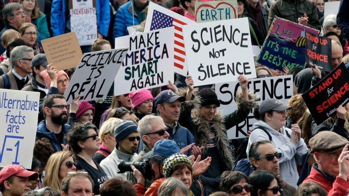 Wissenschaftler demonstrieren - weltweite Protestbewegung