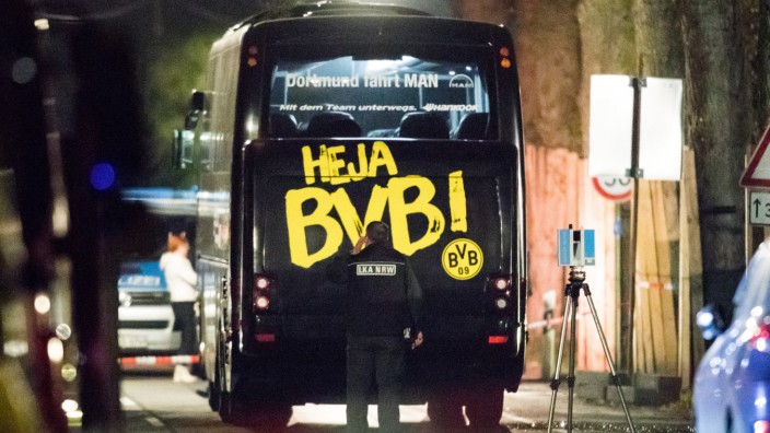 Anschlag auf BVB-Bus