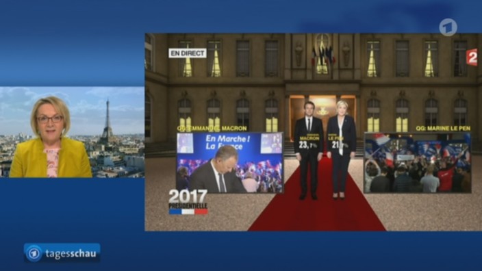 Der Wahlabend im Fernsehen: Während im Netz längst die ersten Hochrechnungen diskutiert werden, wird links weiter Belangloses gequatscht, rechts das französische Fernsehen eingeblendet. Screenshot: SZ