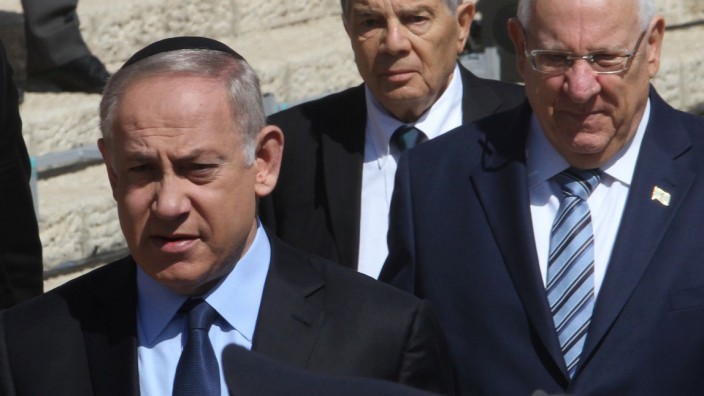 Gabriel in Israel: Deutsche Leisetreterei mag Israels Premier Benjamin Netanjahu ermutigt haben. Ganz rechts im Bild: Staatspräsident Reuven Rivlin.