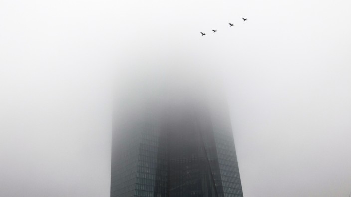 EZB im Nebel