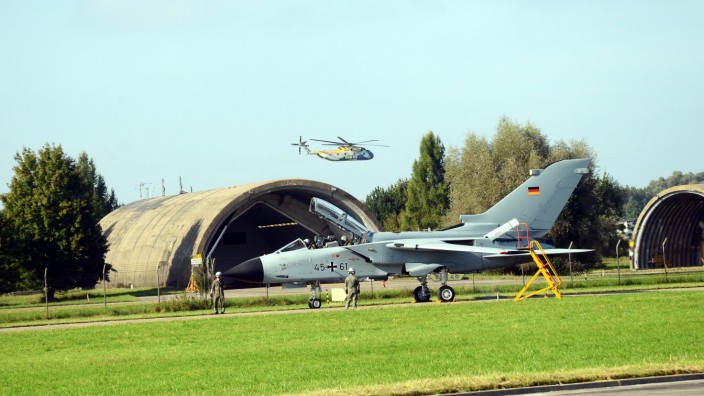 Erding: Der Fliegerhorst Erding, hier eine Aufnahme vom letzten Tornado-Start im September 2014, wird endgültig zum Museumsstück.