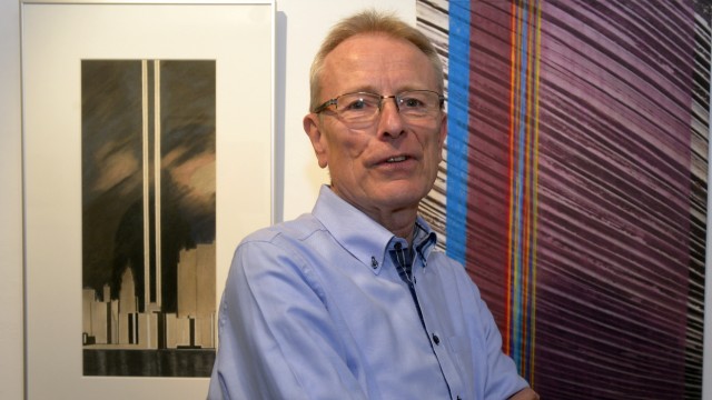 Ottobrunn: Ein jüngeres Werk des Künstlers Helmut Buchwitz' aus Haar heißt "Zebra Crossing", das Streifenmuster hat er mit Pastellkreiden überarbeitet.