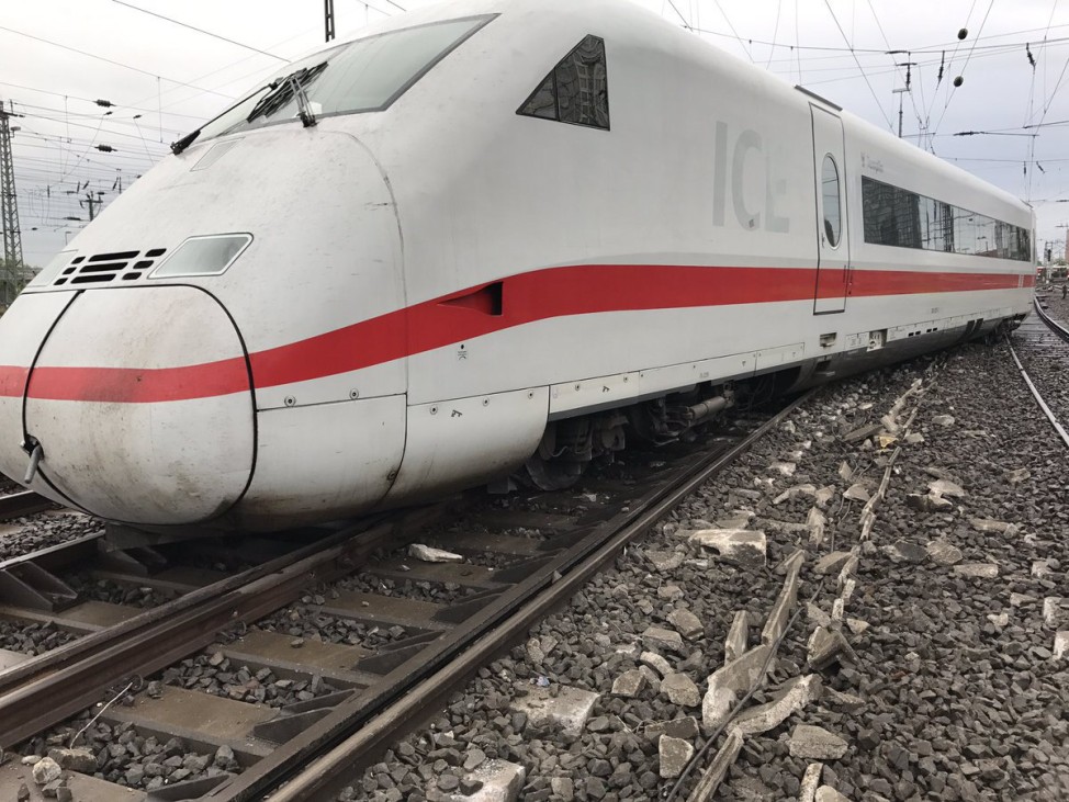 ICE entgleist im Dortmunder Hauptbahnhof