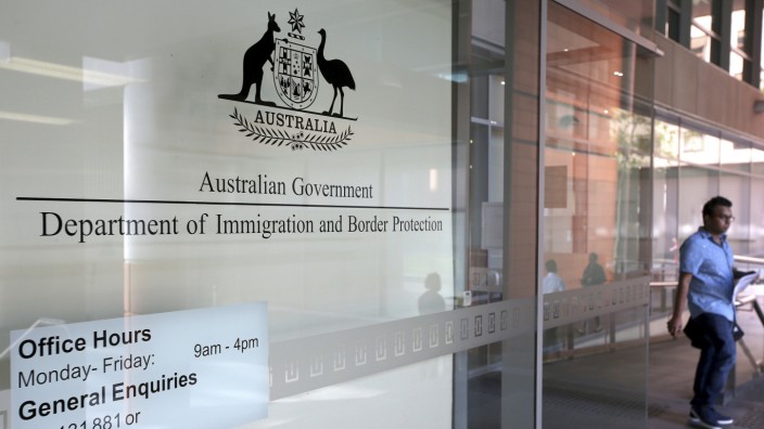 Down Under: Australien plant härtere Visagesetze. Hier im Ministerium für Einwanderung und Grenzschutz werden die Mitarbeiter die neuen Regeln anwenden müssen.