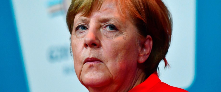 Bundestagswahlkampf: Mit ihrer Haltung zum Doppelpass stellt sich Angela Merkel gegen die Mehrheit in der eigenen Partei.