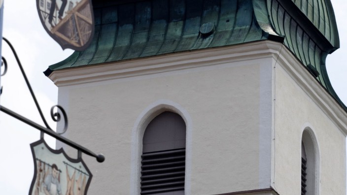 Ebersberg Zeiger fehlt an Kirchturm Uhr