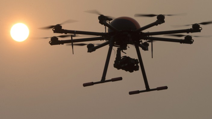 Logistik: Drohnen sind dabei, viele Branchen grundlegend zu verändern: Landwirtschaft, Filmproduktion - und Logistik.