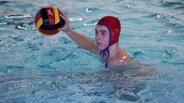 Schwimmsport: Talent am Ball: Viktor Sipos.