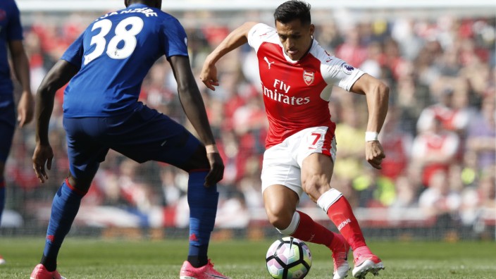 Stürmer des FC Arsenal: Flink, dribbelstark, robust: Der Chilene Alexis Sánchez vom FC Arsenal ist momentan einer der begehrtesten Fußballer Europas.