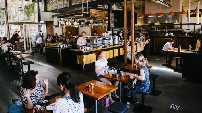 Australien: Das Café "Auction Rooms" ist ein beliebter Treffpunkt der Einheimischen; viele hier mögen den Kaffee schwarz und ohne Milch.