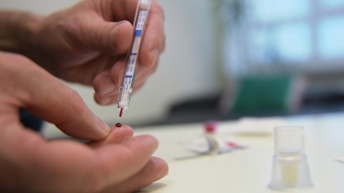 HIV-Selbsttest: Bundesgesundheitsminister Jens Spahn fordert 2018, dass ein HIV-Test in den eigenen vier Wänden möglich sein soll.