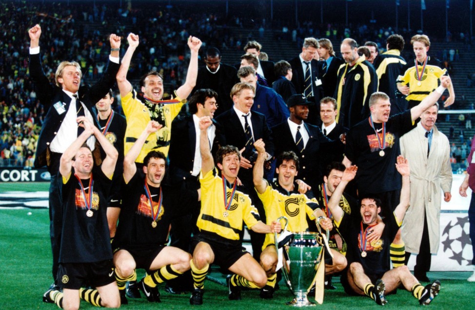 Borussia Dortmund ist Champions League Sieger hi v li Frank Riethmann Jürgen Kohler Jovan Kirov; Borussia Dortmund