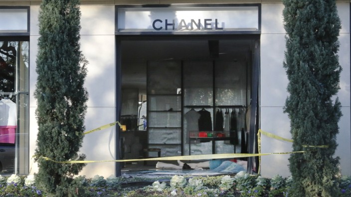 APTOPIX Chanel Store Robbery