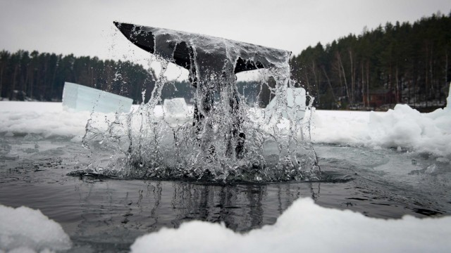 FINLAND-FEATURES-FREEDIVING-ICE