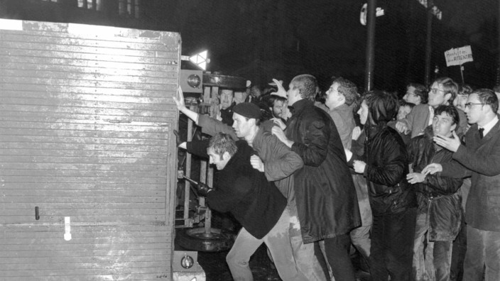 Protest gegen Springer-Presse nach Attentat auf Dutschke