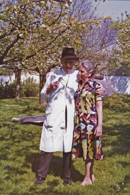 Franz Xaver Stahl mir seiner Frau Margarete im Garten