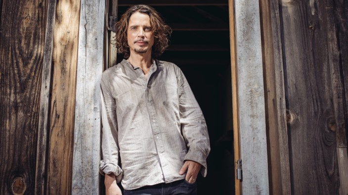 Pop: Chris Cornell, die Zentralgestalt der Band Soundgarden, war auch stilistisch ein Trendsetter. Das Foto zeigt ihn im Juli 2015, als er für sein Album "Higher Truth" posierte.