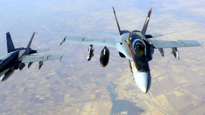Fresh US air strikes in Syria, Iraq