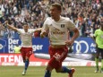 Hamburg's Luca Waldschmidt celebrates scoring their second goal