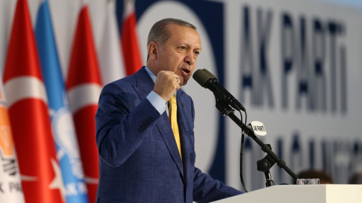 Türkei: Recep Tayyip Erdoğan beim Parteitag der AKP in Ankara