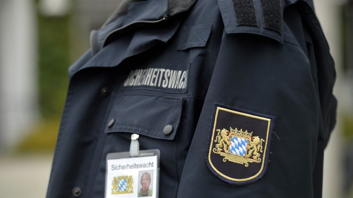 Streife durch die Stadt: So sehen die Uniformen der Sicherheitswacht in Ottobrunn aus.