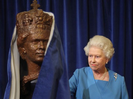 Queen Elisabeth II., Skulptur;AP