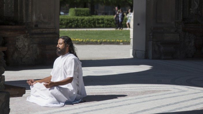 München: Swami Jyothirmayah, Happiness Programm
