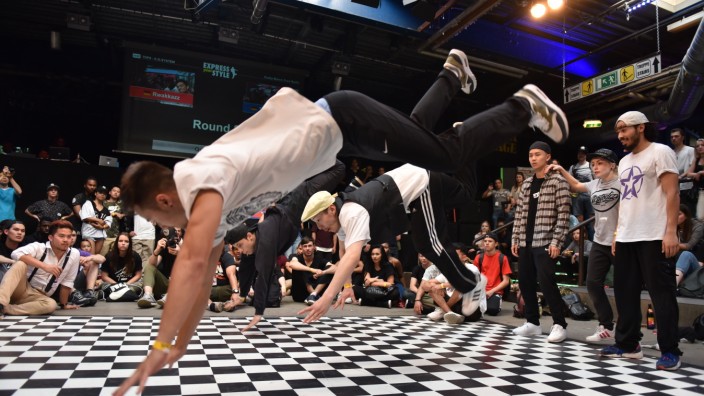 Streetdance: In der Team-Kategorie zeigen mehrere Teilnehmer gleichzeitig, wie geschmeidig sie sich zur Musik bewegen können.