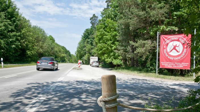Tempolimit vor dem Hochseilgarten: Derzeit dürfen Autos am Vaterstettener Kletterwald Tempo 80 fahren. Geht es nach den Grünen, soll das Limit auf 50 gesenkt werden.